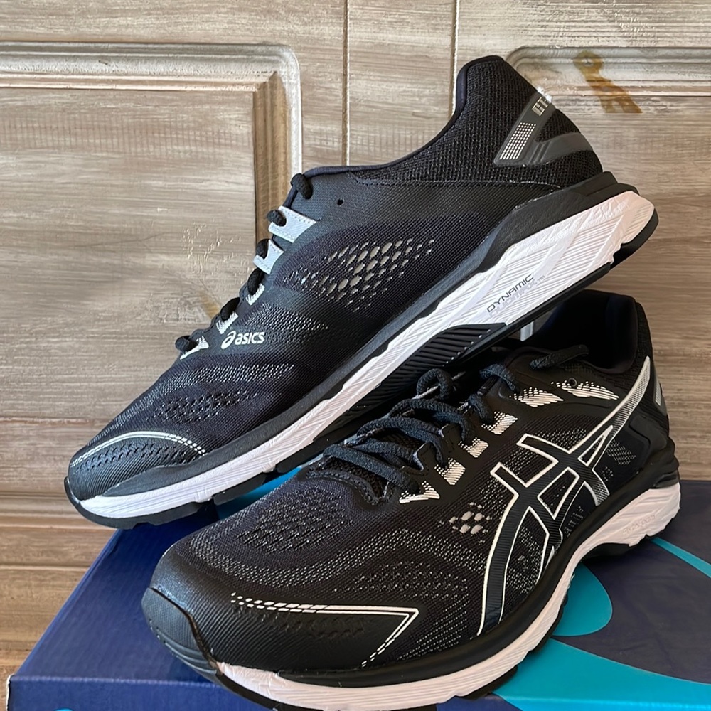 NWT! Men’s ASICS GT-2000 7 size 11